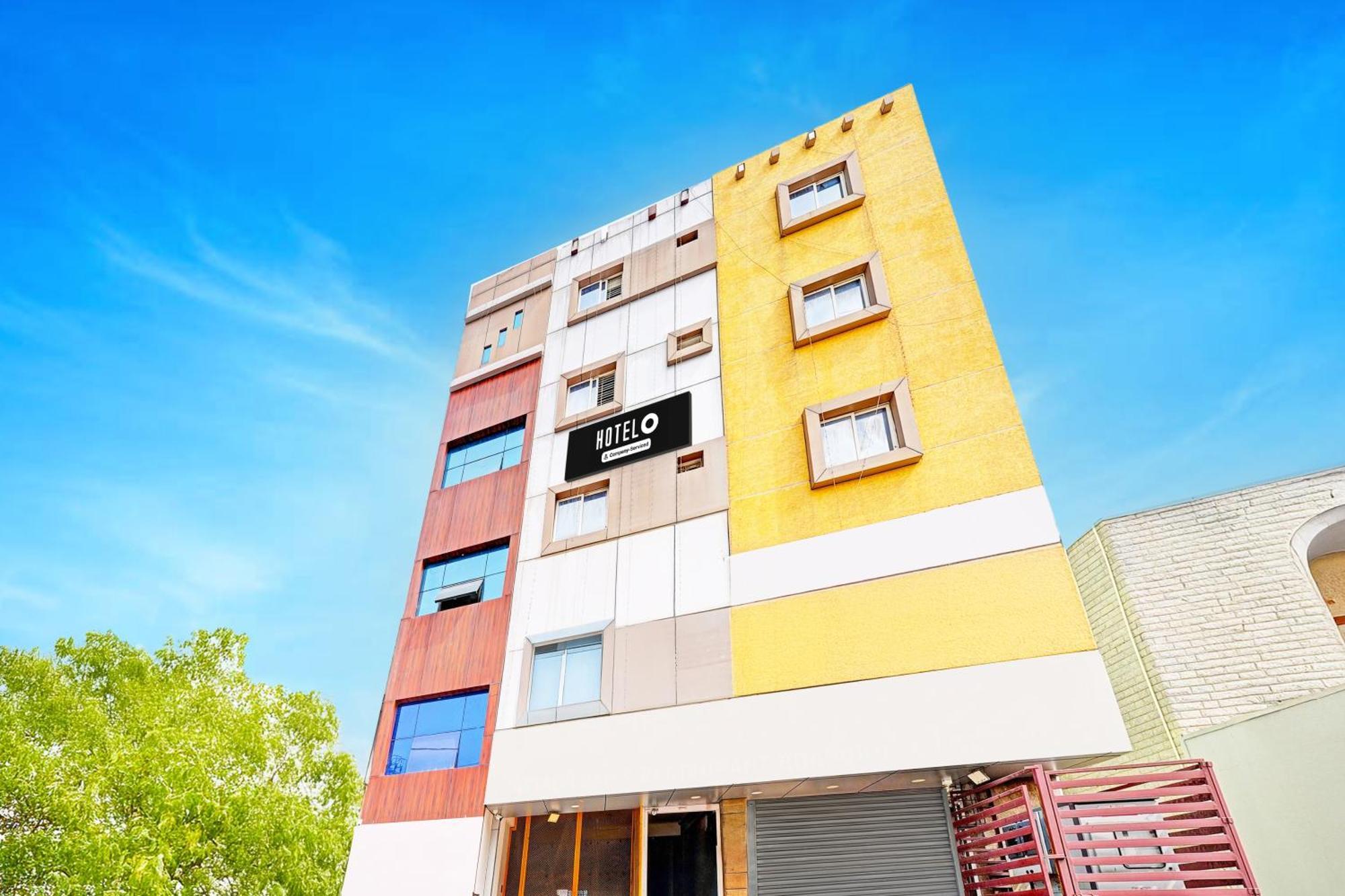 Super Hotel O Srigandhakavalu Formerly Chamundeshwari Lodging Jālahalli Eksteriør billede