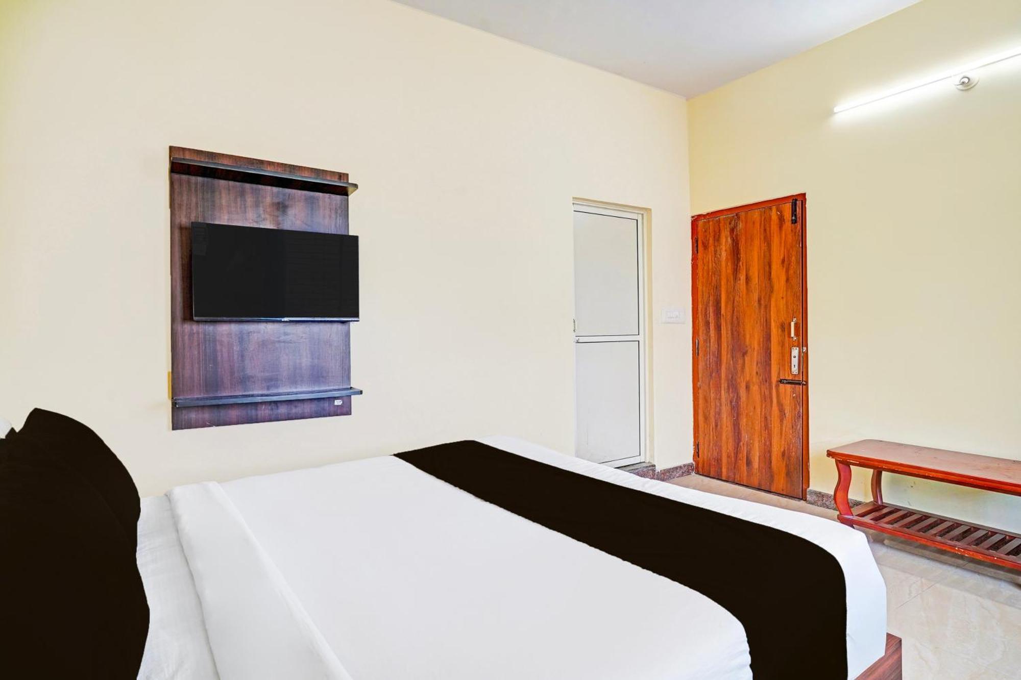 Super Hotel O Srigandhakavalu Formerly Chamundeshwari Lodging Jālahalli Eksteriør billede