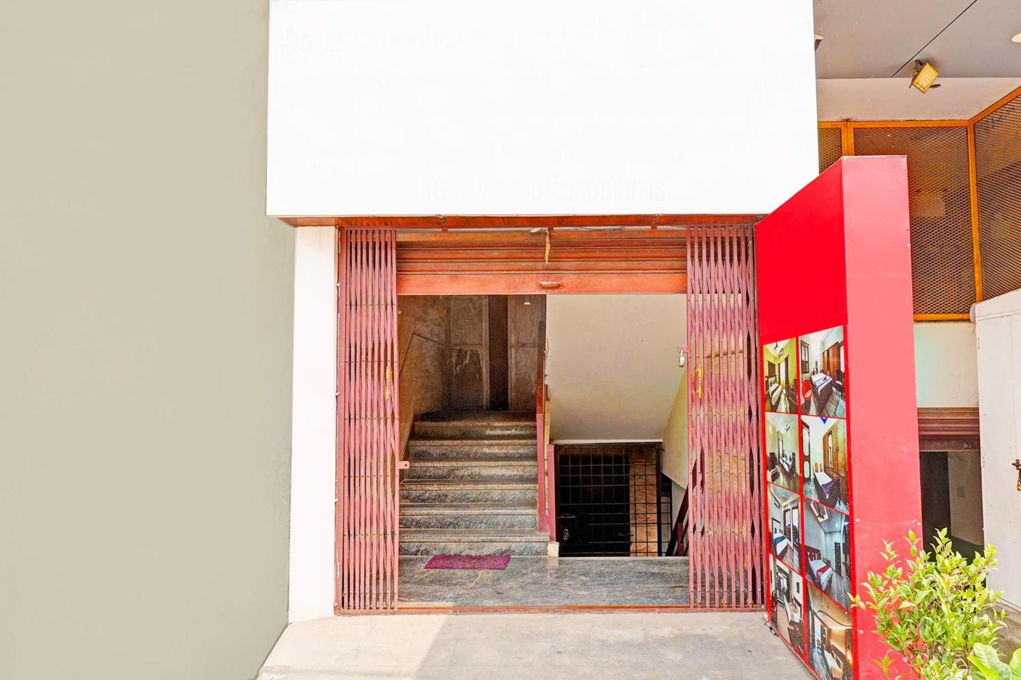 Super Hotel O Srigandhakavalu Formerly Chamundeshwari Lodging Jālahalli Eksteriør billede